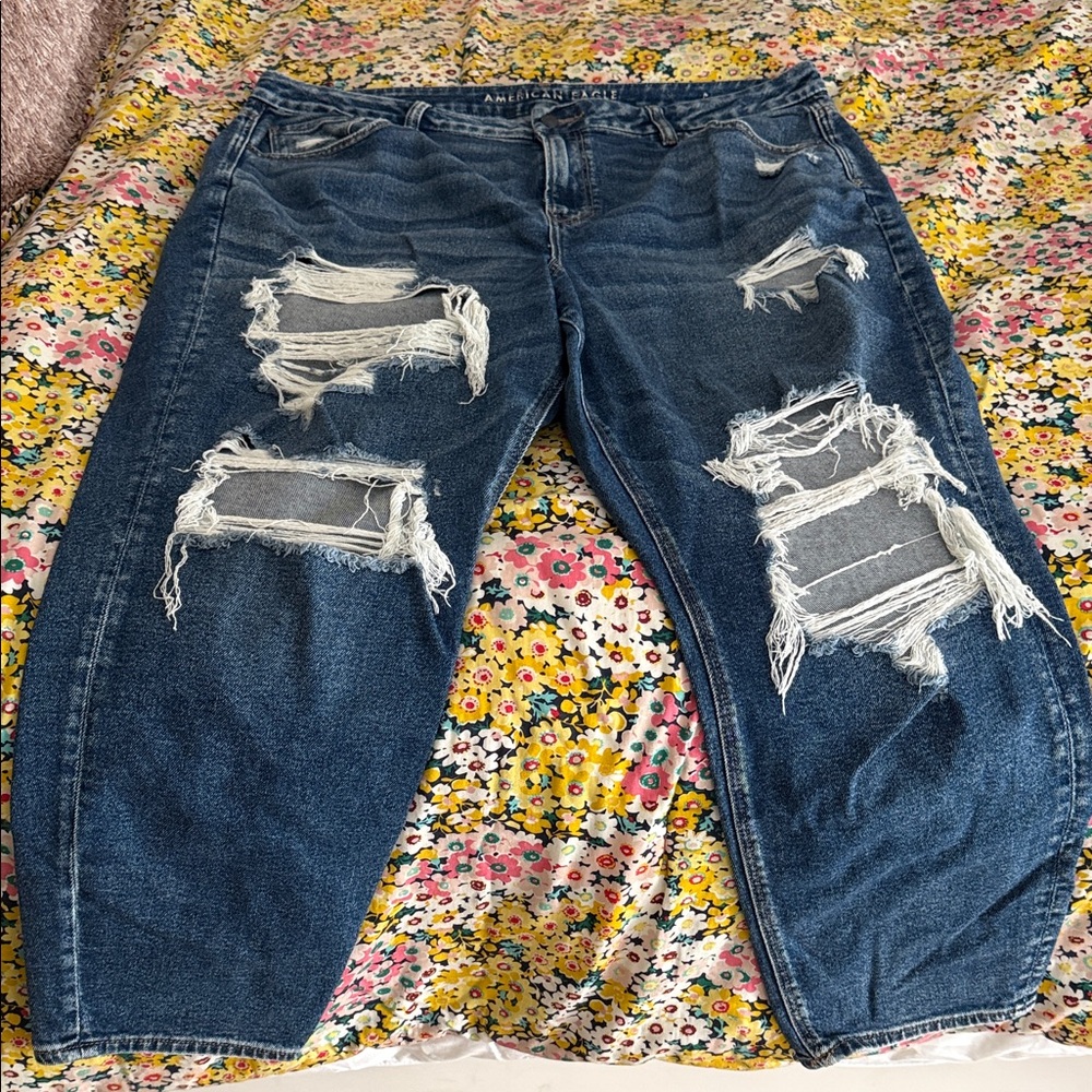 American Eagle Curvy Mom Jeans in Blue